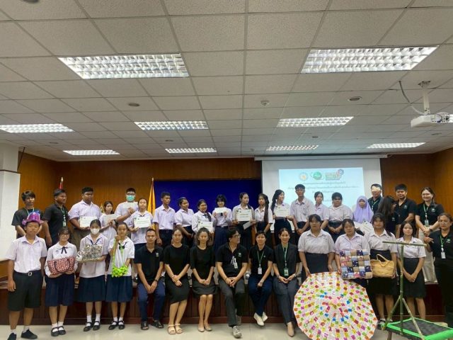 LINE_ALBUM_รูปกิจกรรมงานประกวดสิ่งประดิษฐ์วันที_260618_320